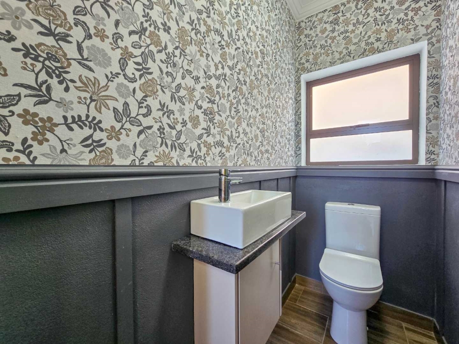 3 Bedroom Property for Sale in Stilbaai Wes Western Cape